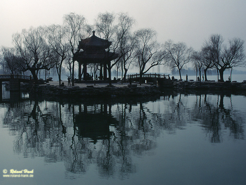 Pavillon im Nebel